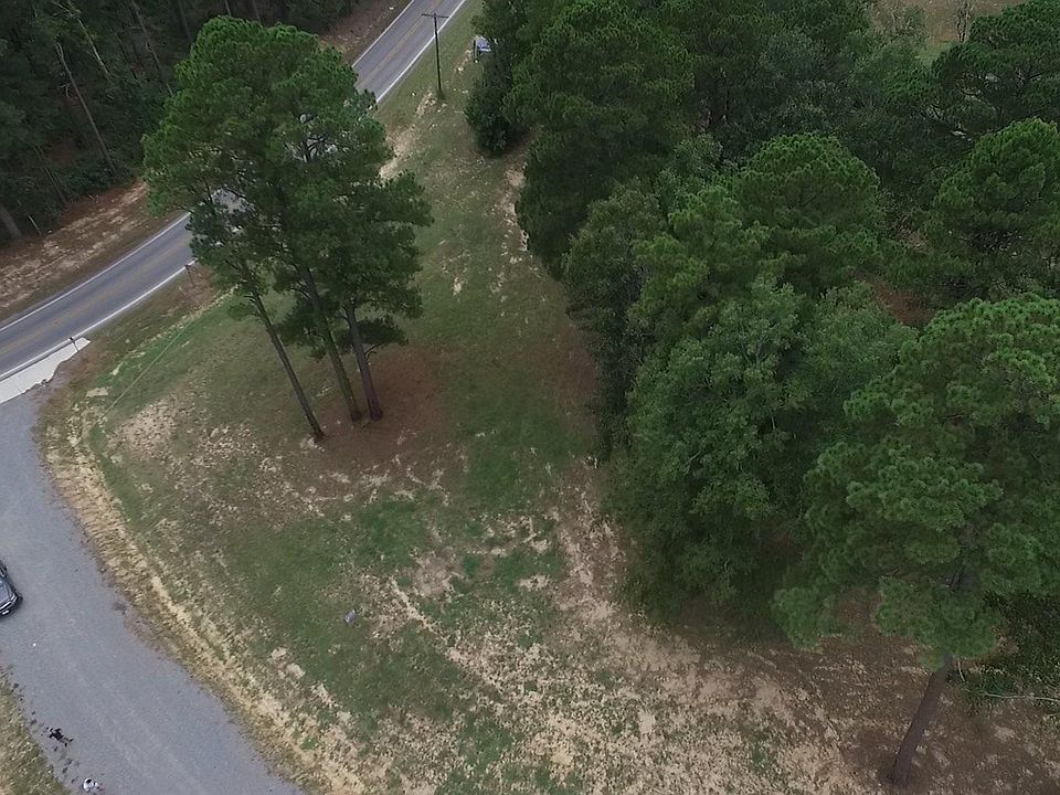 2nd image of 101 Le Coude Rd