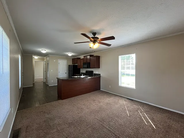 11 Meadows — Photo 18