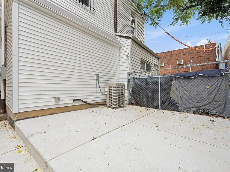 2310 Tasker St — Photo 13
