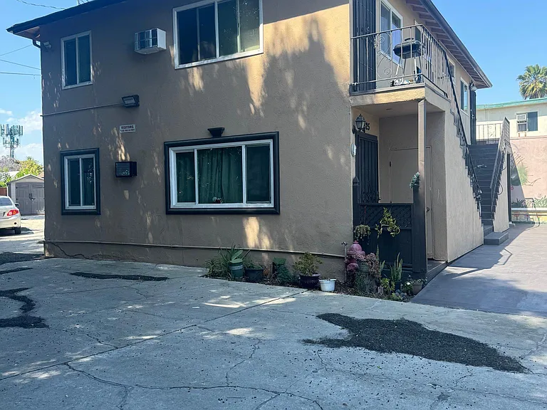 8333 S Comstock Ave #2 — Photo 7