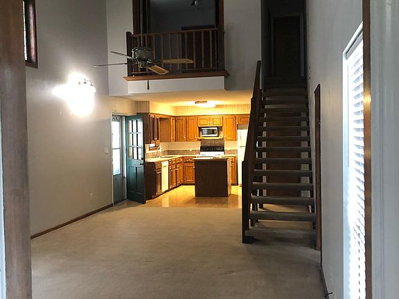 5th image of 111 Saint Benjamin Dr