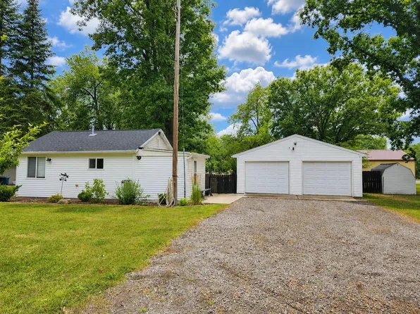 1425 Russell Dr, Harrison, MI 48625