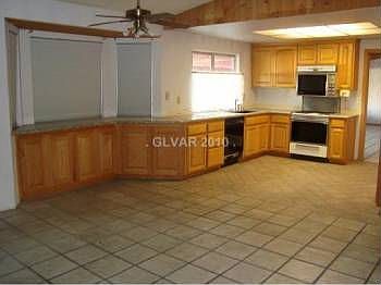 4th image of 2517 N Jones Blvd