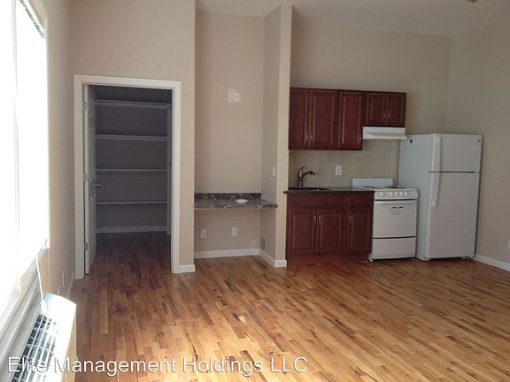 4th image of 65 Columbia St #13