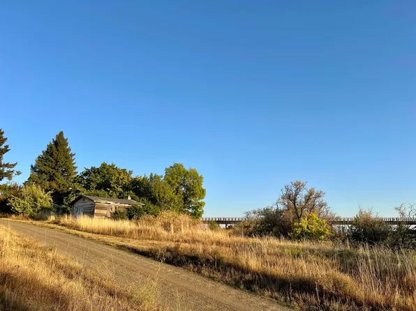 N Jackson St, Tekoa, WA 99033