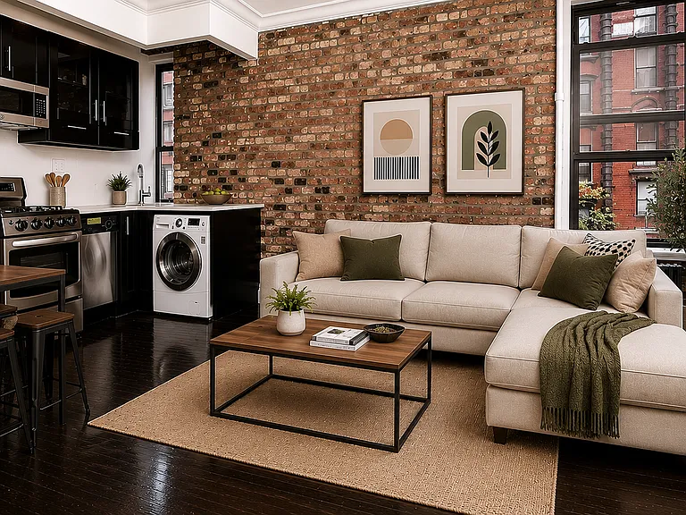 133 E 4th St #16 — Photo 1