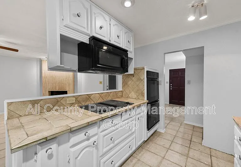 1305 Clark Trl — Photo 6
