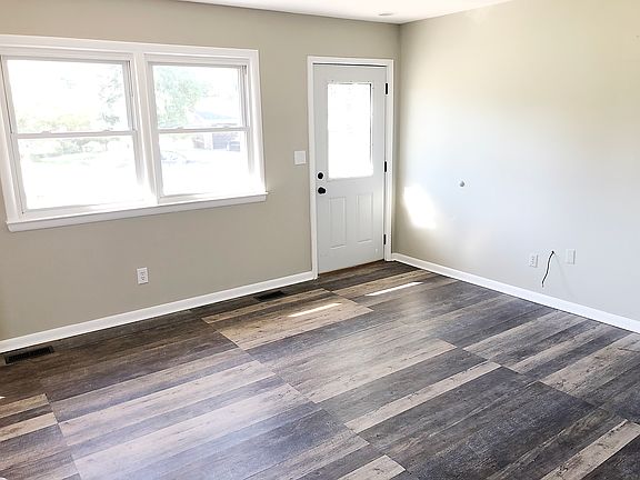4th image of 4905 Sturbridge Pl
