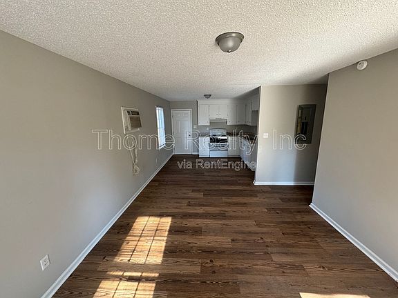 2nd image of 1552 Fountain St
