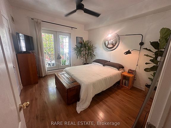 3rd image of 198 Augusta Ave #3