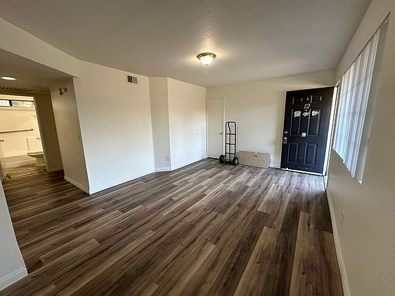 3675 Banbury Dr APT 12, Riverside, CA 92505 | Zillow