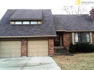 1139 NE Country Lane Pl, Lees Summit, MO 64086