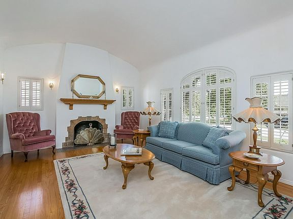4th image of 1857 Rose Villa St