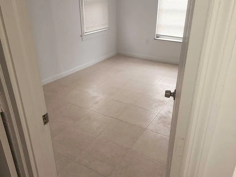 1910 Garfield St #1 — Photo 4