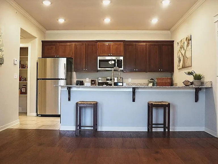 Highland Park Apartments — Photo 8