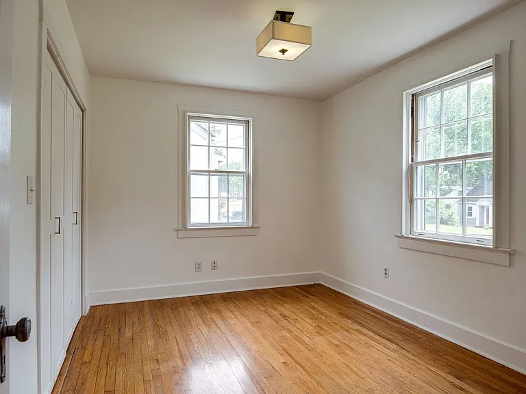 2716 Sharondale Ct — Photo 5