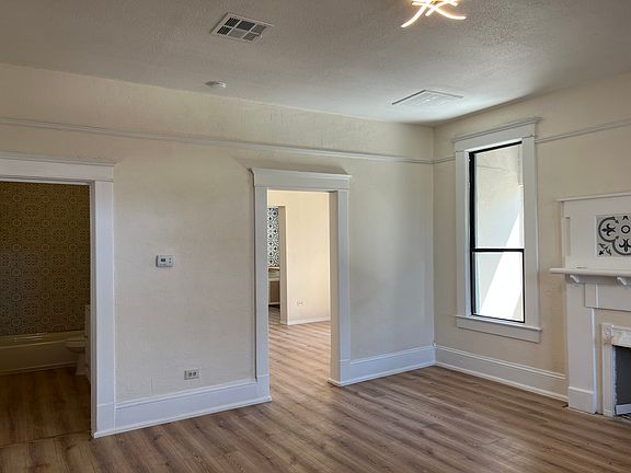 3rd image of 3219 E Missouri Ave #1