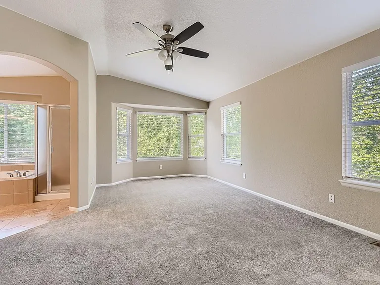 1514 Linden Way — Photo 15