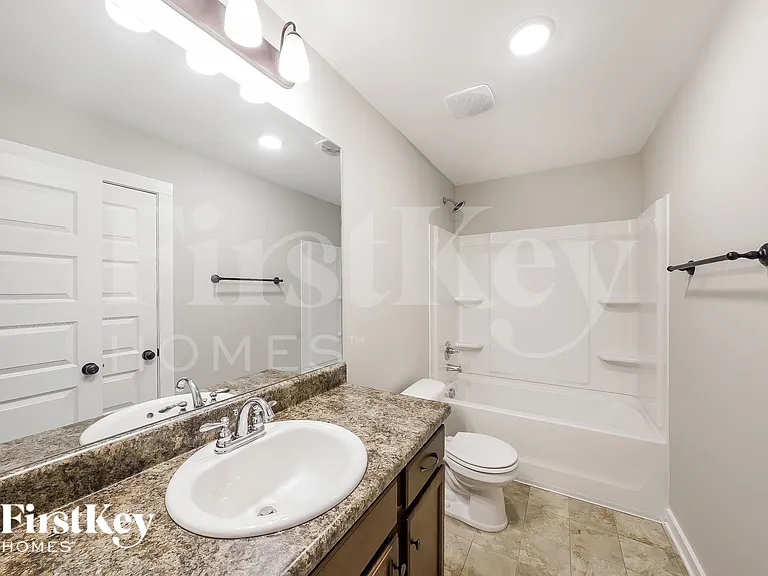 563 Kincaid Cove Ln — Photo 17