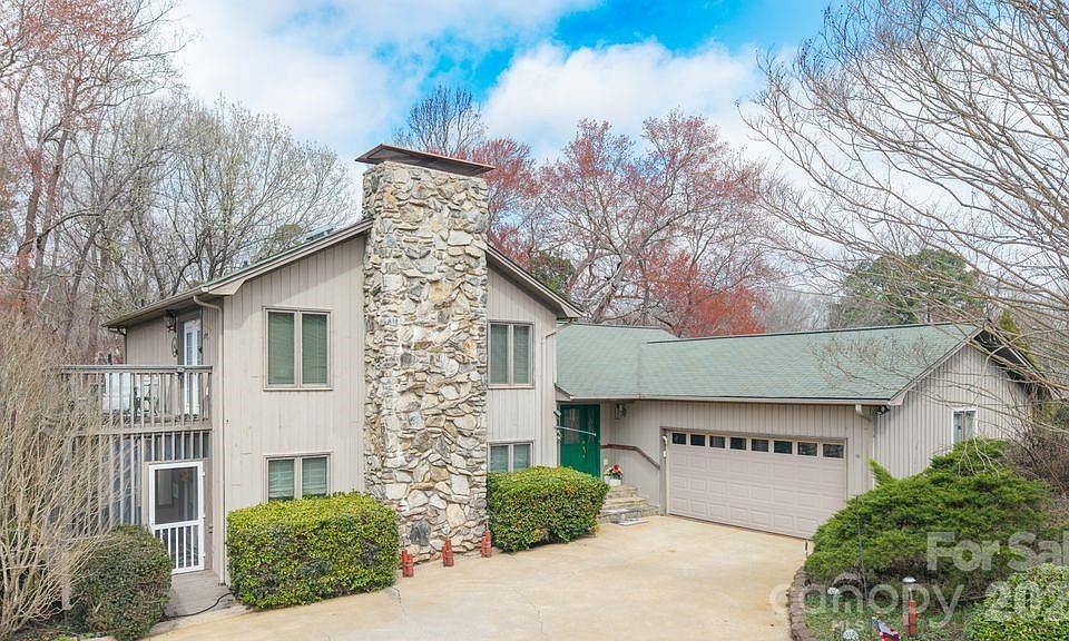 1st image of 40 Old Field Rd