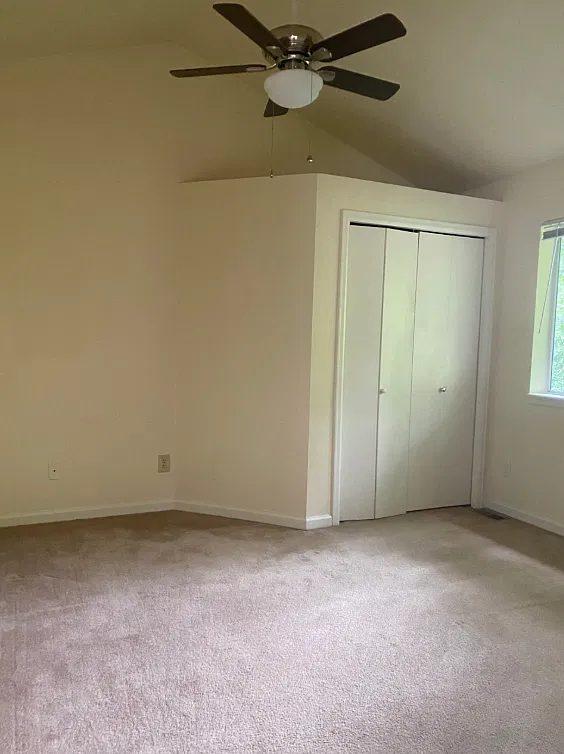 3 bed, 1.5 bath, 1300 sqft, $4,800 — Photo 3