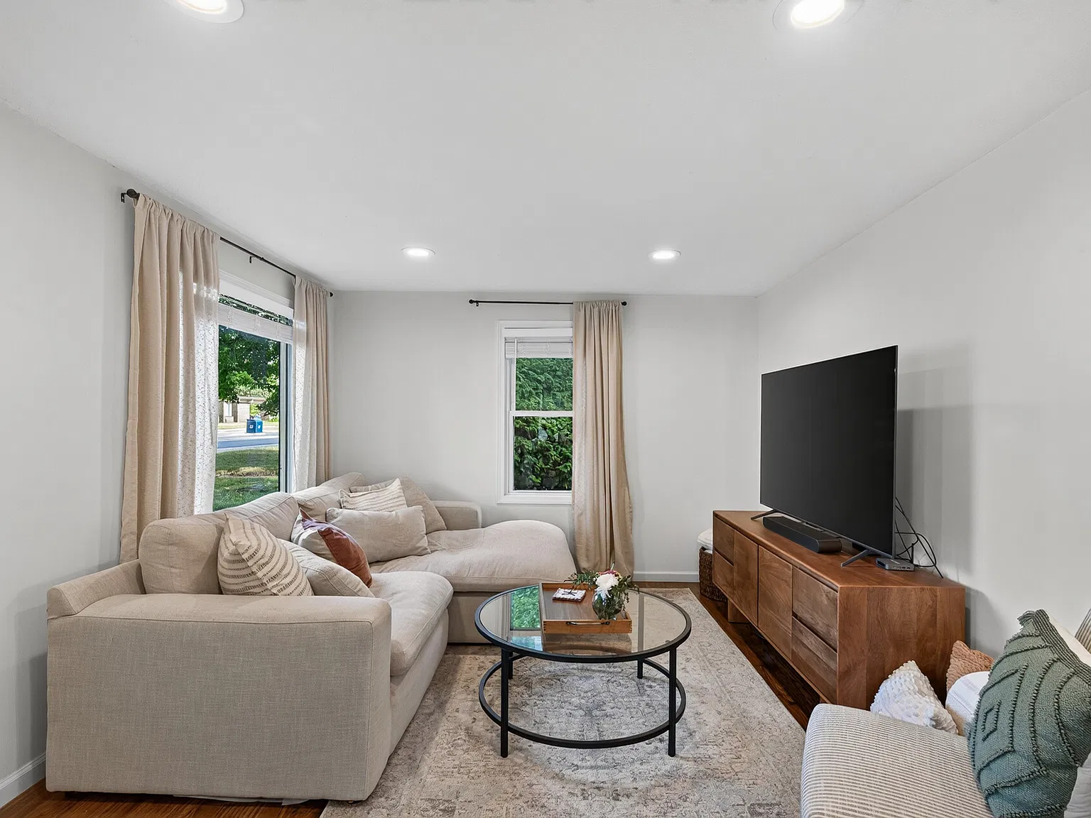 2 bed, 925 sqft, $2,095 — Photo 4