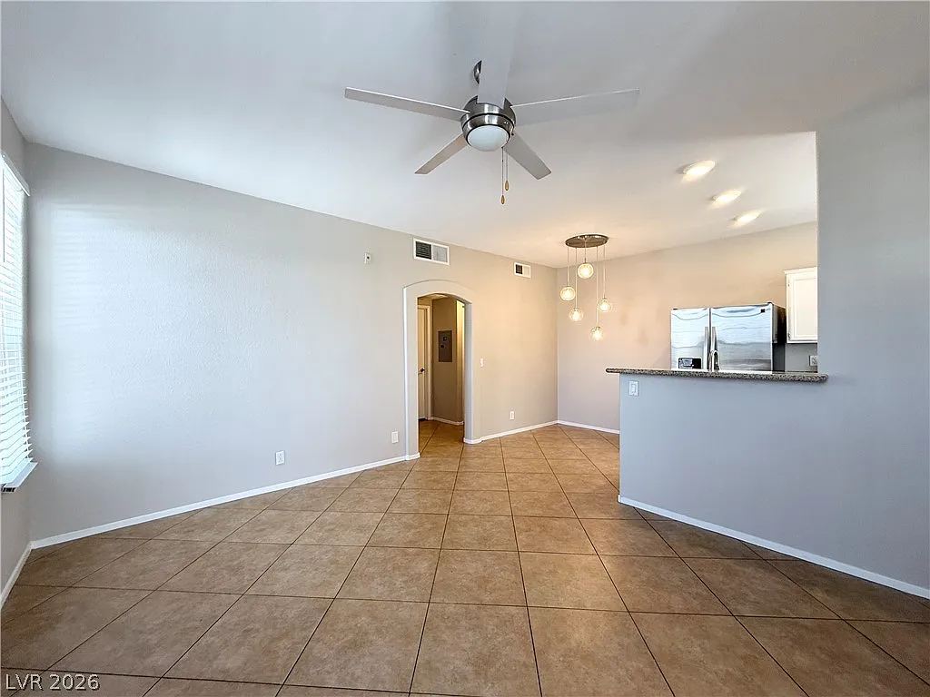 2 bed, 2.0 bath, 931 sqft, $1,490 — Photo 2