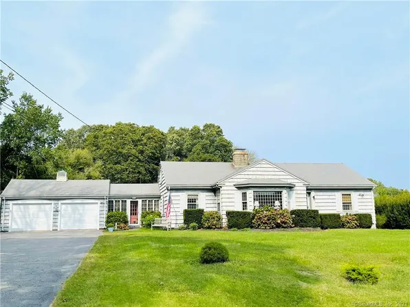 56 Pequot Trl, Pawcatuck, CT 06379