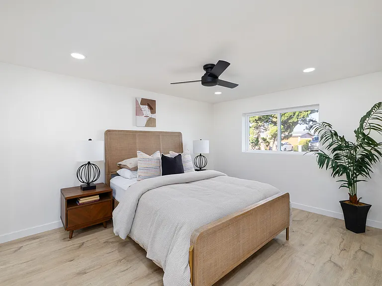4626 Derrick Dr — Photo 16