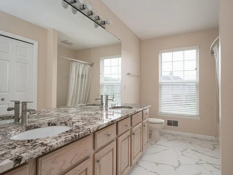 14864 Liri Dr — Photo 24