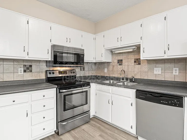 1619 Budwood Dr — Photo 9