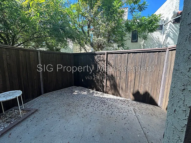 3200 Fairesta St #5 — Photo 29