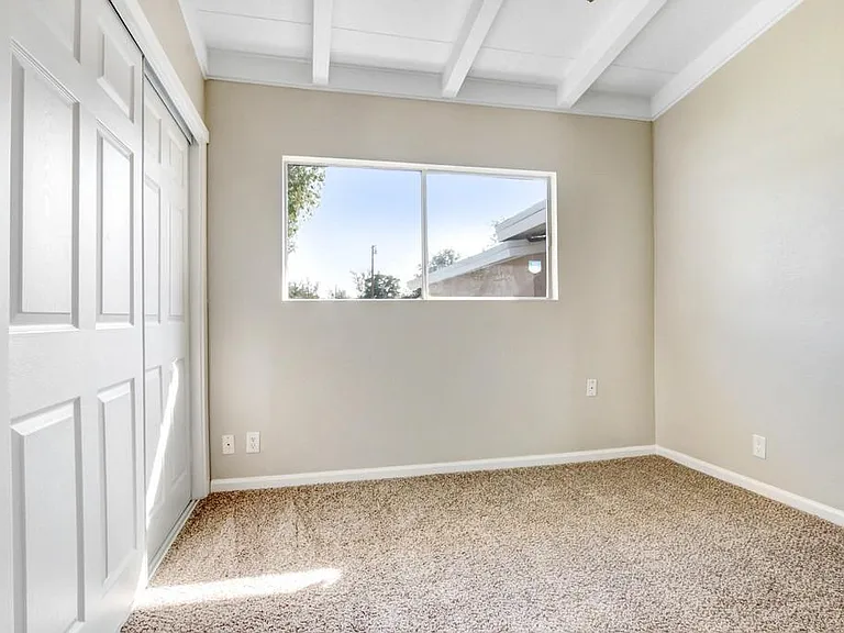 713 W Avenue H #10 — Photo 12