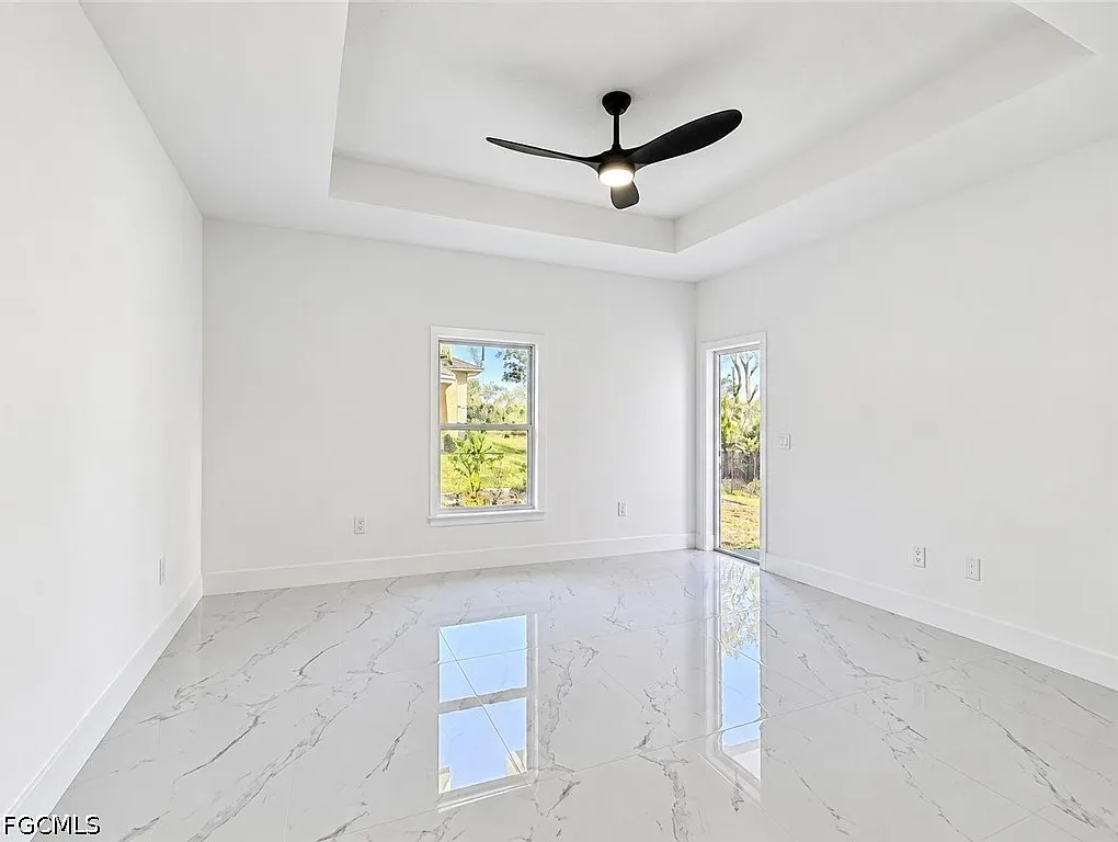 3 bed, 2.0 bath, 1410 sqft, $1,895 — Photo 3