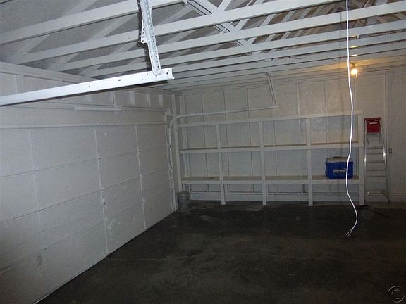4th image of 163 Brook Ln