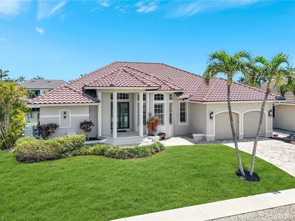 1885 Woodbine CT, MARCO ISLAND, FL 34145