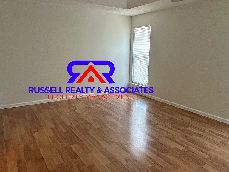 204 Buck Creek Cir — Photo 2