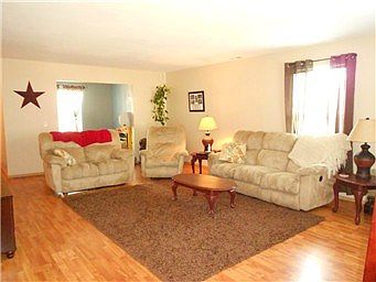 2nd image of 205 Lawson Ct NE