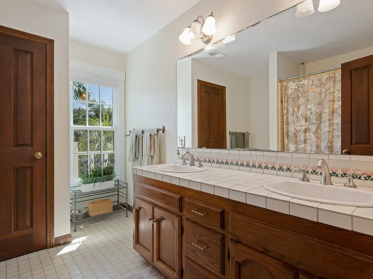 1225 Bel Air Dr — Photo 18
