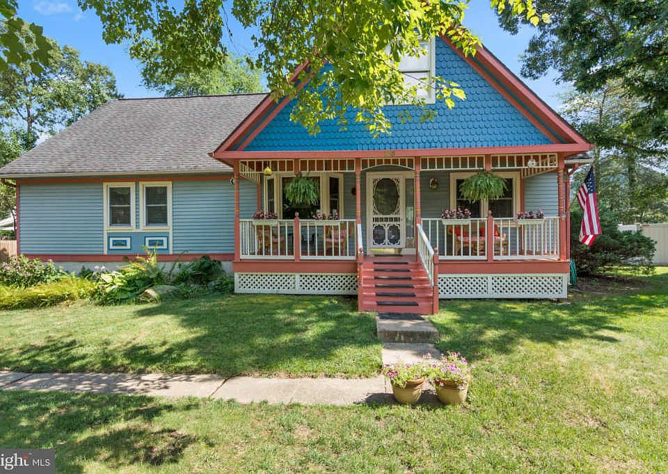 1st image of 135 Wye Oak Ct