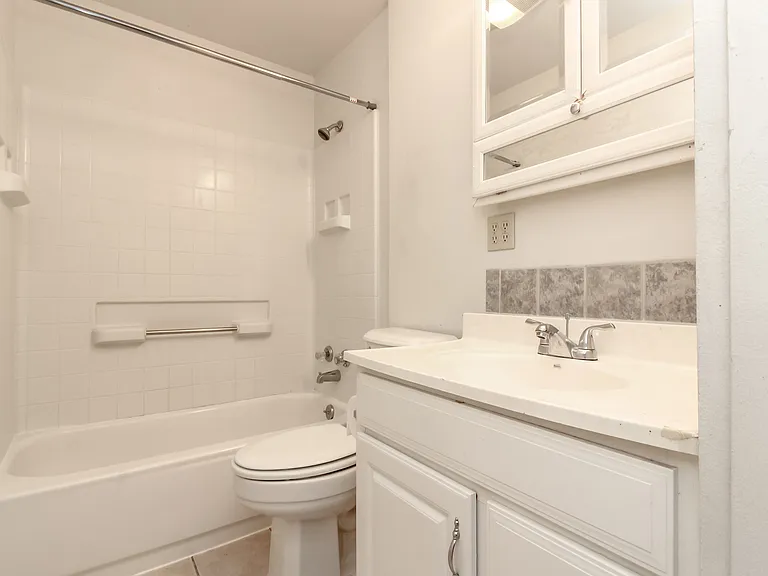 10302 Villa Ln SW #A — Photo 2