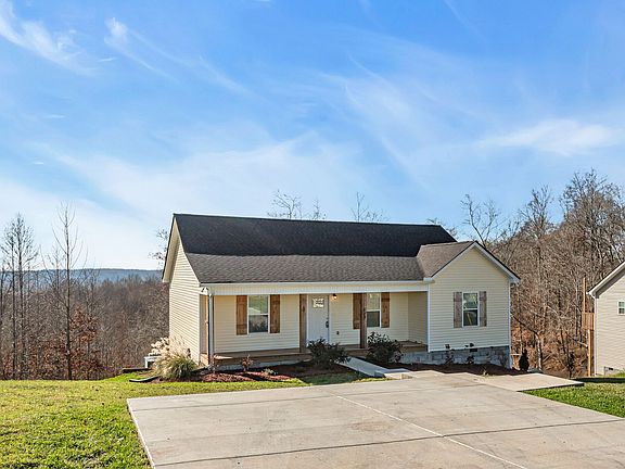 2nd image of 829 Skyview Dr