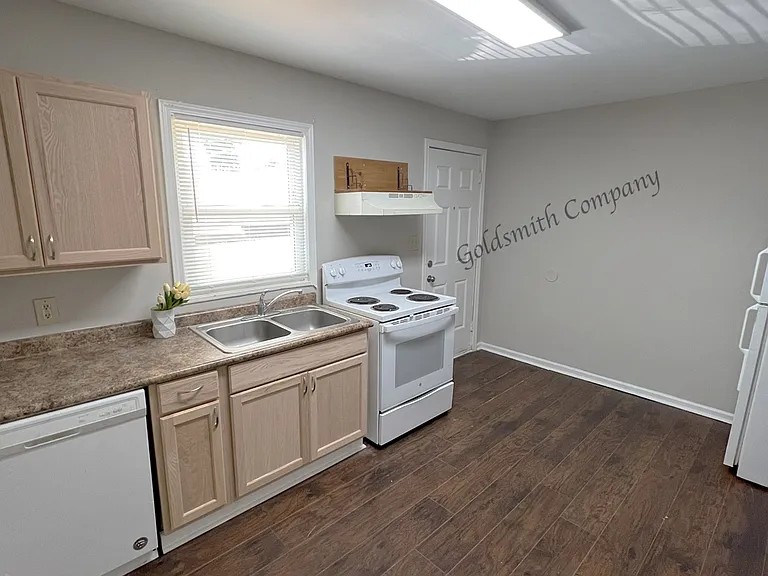 10 D Averill St — Photo 3