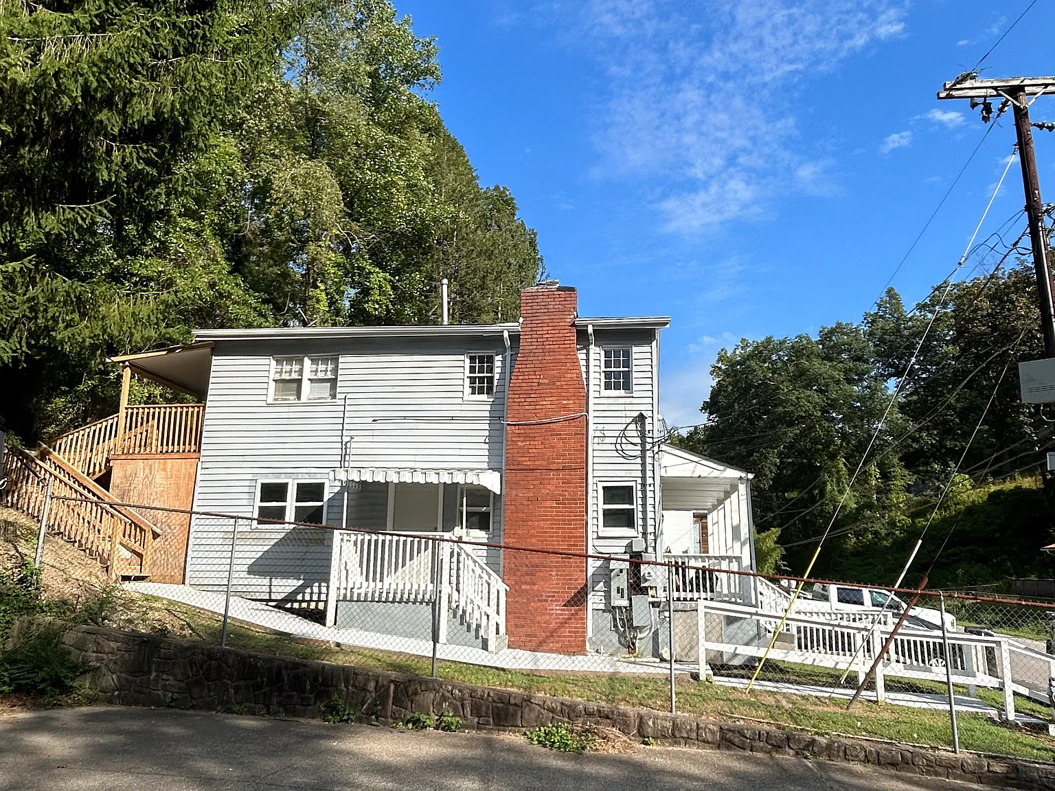 547 Garrison Ave — Photo 1