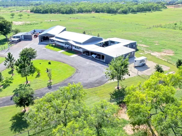 6653 Fm 539, Floresville, TX 78114
