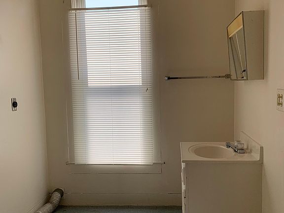 4th image of 72 NW I St