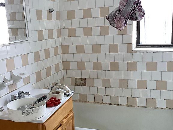 3rd image of 936 59th St #4G