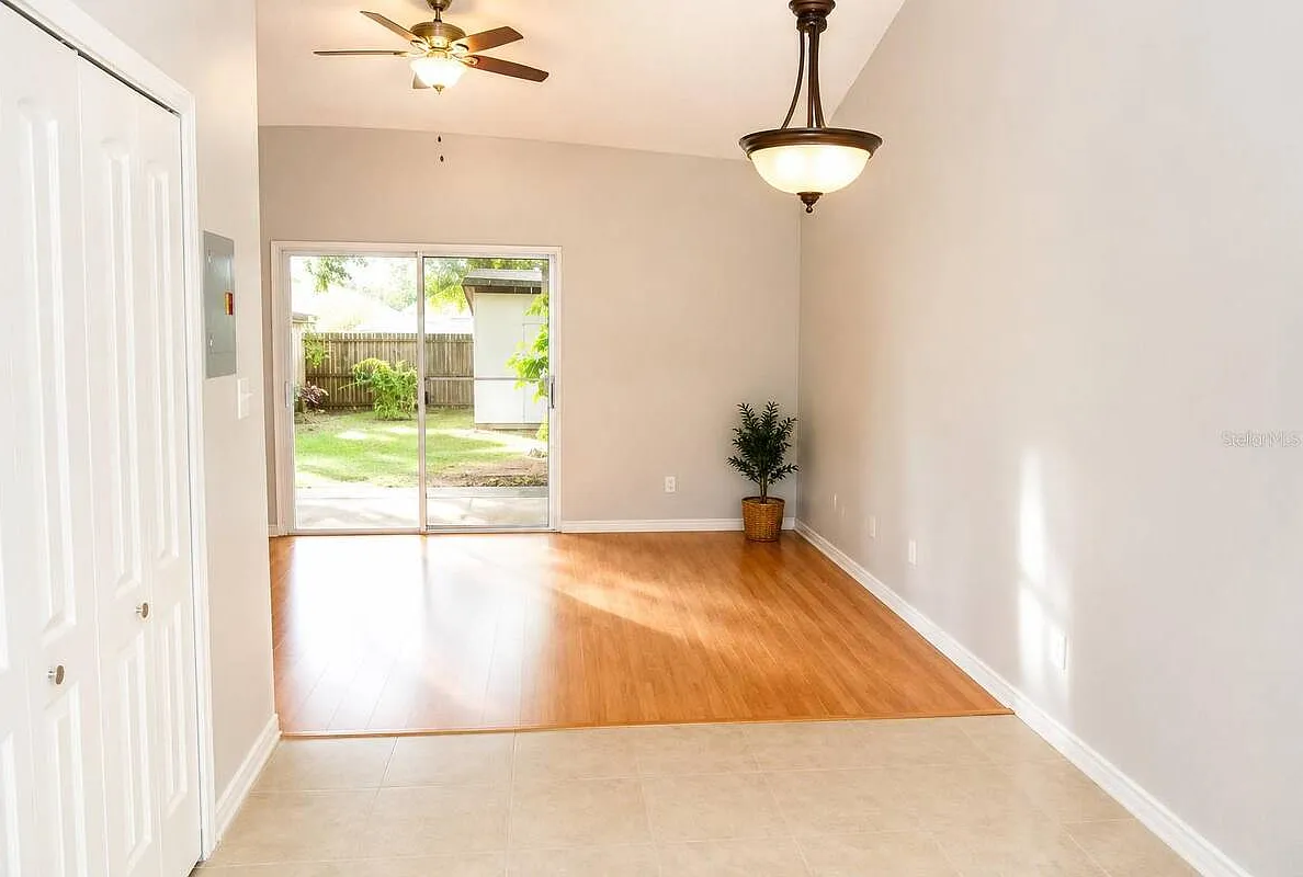 2 bed, 2.0 bath, 924 sqft, $1,795 — Photo 4