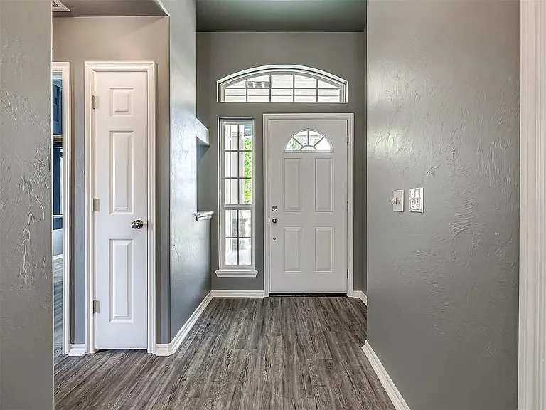 2505 Black Oaks Cir — Photo 3