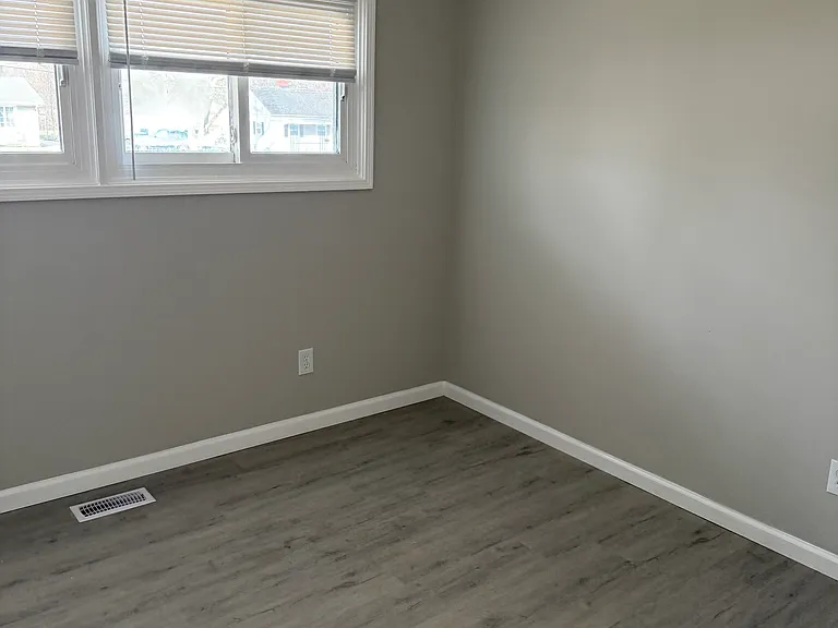 905 N University Blvd — Photo 10